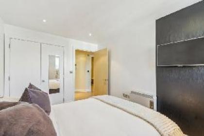 Two bedroom Apartment - Chelsea - image 3