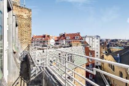 Charming 2-Bedroom Flat in the Heart of London - image 5