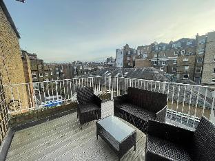 Two Bedroom Flat across Harrods - image 4