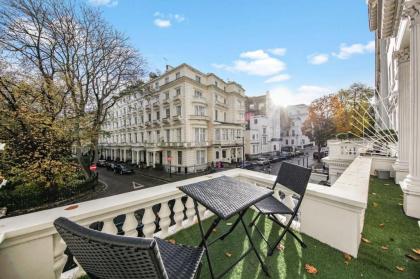 City nest in Kensington London 