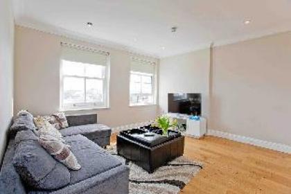 Brand New Luxury 2 Bed Apartment - image 6