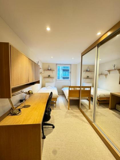 Contemporary 2BD Flat wBalcony Canary Wharf! - image 13