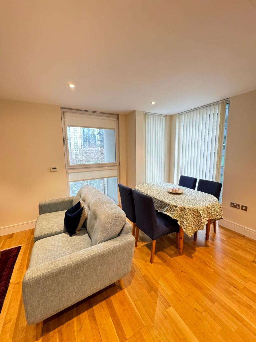 Contemporary 2BD Flat wBalcony Canary Wharf! - image 7