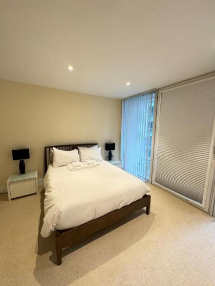 Contemporary 2BD Flat wBalcony Canary Wharf! - image 8