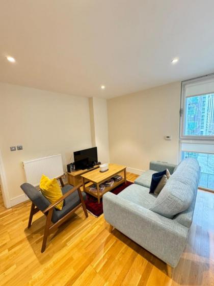 Contemporary 2BD Flat wBalcony Canary Wharf! - image 9