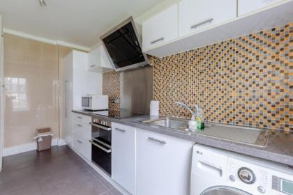 Inviting 2BD Flat 15 Minutes from Regents Park! - image 13