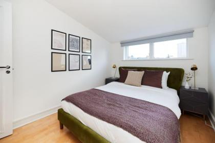 The Camden Town Escape - Amazing 3BDR House with Parking  Balcony - image 14