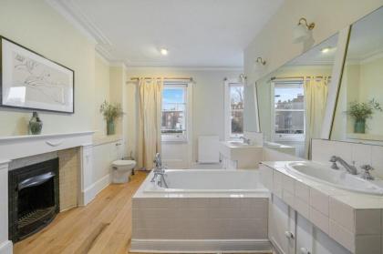 Elegant 5 bed Victorian Home in South Kensington - image 2