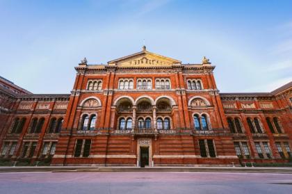 Elegant 5 bed Victorian Home in South Kensington - image 20