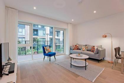 Immaculate new 1 bed AC & pool Chelsea - image 14