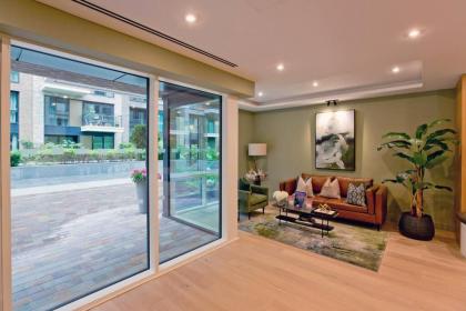 Immaculate new 1 bed AC & pool Chelsea - image 19