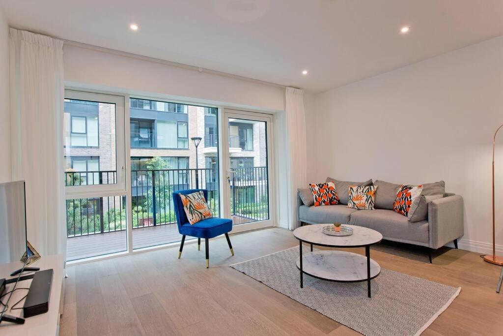 Immaculate new 1 bed AC & pool Chelsea - image 7