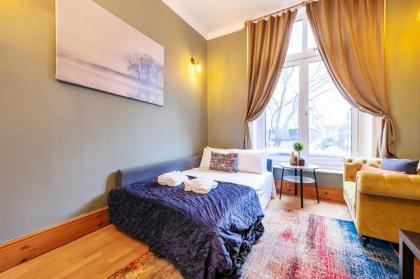 2 Bedroom in Center of London - image 10