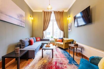 2 Bedroom in Center of London - image 11