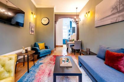 2 Bedroom in Center of London - image 13