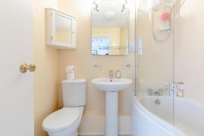 Spacious 1BD Flat 5 mins to Paddington Station! - image 13