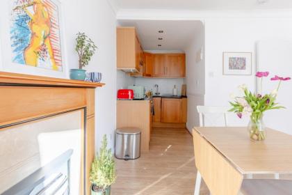 Spacious 1BD Flat 5 mins to Paddington Station! - image 9