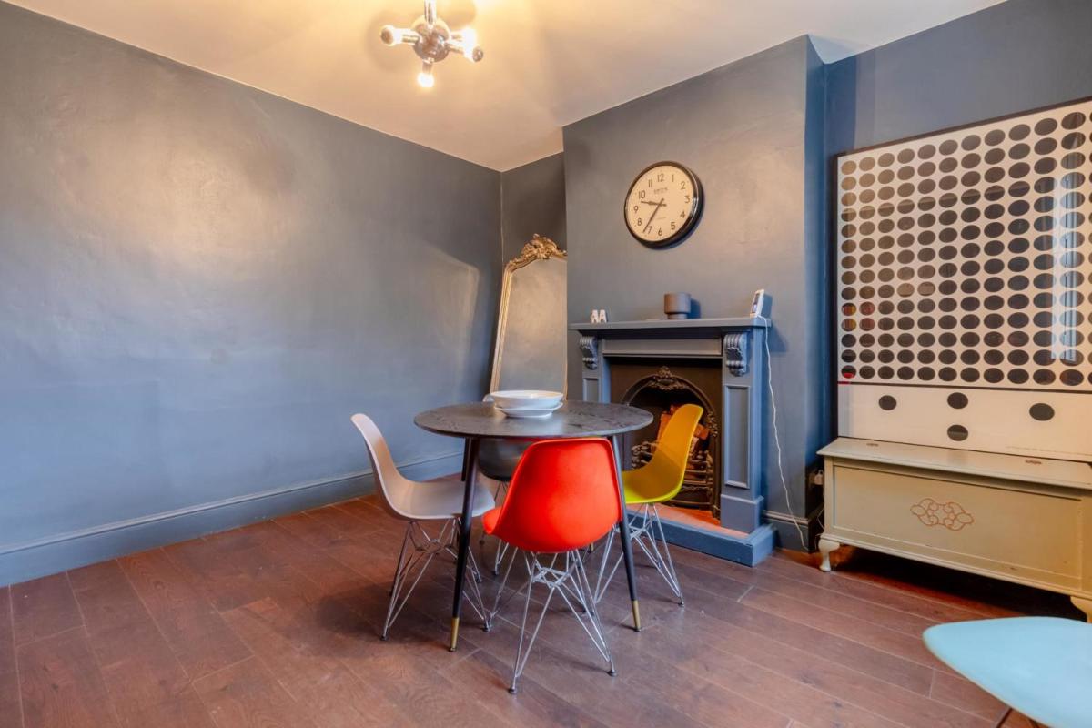 Trendy 2BD House 5 Mins from Willesden Junction! - image 7