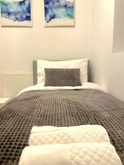 Mile End- 2 Bedroom Flat Sleeps 3 3 min walk STN - image 9